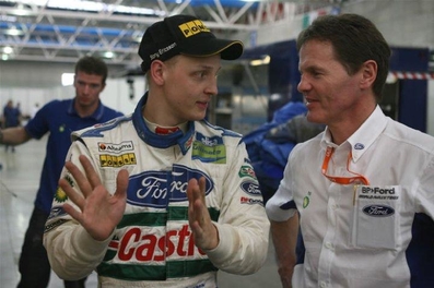 Mikko Hirvonen y Malcolm Wilson
Mikko Piloto, Malcolm Director del Equipo Ford Abu Dhabi World Rally Team. 2010
Palabras clave: ;Personajes