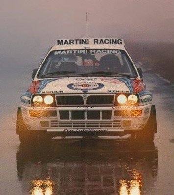 LANCIA DELTA HF INTEGRALE (5 veces Campeòn del Mundo de Rallys). 
La última evoluciòn del gran Lancia Delta. 
Este coche era el de Juha Kankkunen y Juha Piironen. Con él compitieron en el Rally de Monte-Carlo de 1992, (3º).
Fue la última apariciòn de este fantà¡stico coche de Rallys en Monte-Carlo con los colores de Martini.
Palabras clave: Juha_Kankkunen;Juha_Piironen;Lancia;Delta;HF;Integrale;detalles;Montecarlo;1992