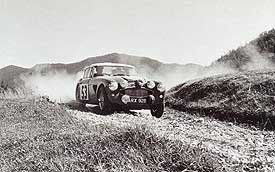 Timo Mäkinen - Don Barrow
23º Rally Spa-Sofia-Liége 1964, Austin Healey 3000, Retirado por quedarse sin neumaticos@
Palabras clave: Timo_Mäkinen;Don_Barrow;Austin;Healey;Spa-Liege-Spa;1964