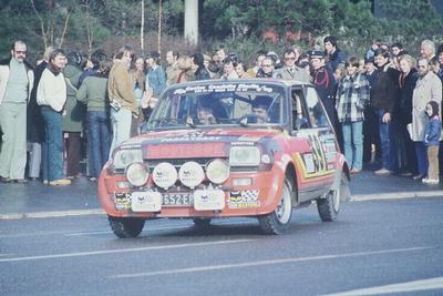 Jean Belliard - Bernard Laquemanne
47º Rallye Automobile de Monte-Carlo 1979. Renault 5 Alpine. Clasificado 40º.

Del 20 al 26 de Enero, Monte-Carlo.
Superficie: asfalto - nieve.

El Rally tenia un total de 4840 km de los que 619 km divididos en 30 tramos, eran especiales (1 de ellos fue cancelado SS13 St Barthelemy de 19 Km).

Se inscribieron 255 equipos, tomaron la salida 233, finalizaron 84.@
Palabras clave: Renault;Alpine;Montecarlo;1979