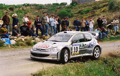 Gilles Panizzi - Hervé Panizzi
36º Rallye Catalunya - Costa Brava - Rallye de España 2000. Peugeot 206 WRC (206 NAJ 75). Clasificado 6º.

Del 30 de Marzo al 2 de Abril, Lloret de Mar, Girona, Catalunya, España.
Superficie: asfalto.

El Rally tenia un total de 1874.7 km de los que 383.09 km divididos en 15 tramos eran especiales.

Se inscribieron 95 equipos, tomaron la salida 91, finalizaron 55.

© Petr Fitz
@@
Palabras clave: Peugeot;WRC;Catalunya;Costa_Brava;España;Spain;2000