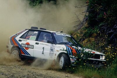 Markku Alén - Ilkka Kivimäki
22º Toyota Olympus Rally 1987. Lancia Delta HF 4WD (TO 01766G). Clasificado 3º.

Del 26 al 29 de Junio, Seattle - Tacoma, Washington, EE.UU.
Superficie. tierra.

El Rally tenia un total de 1749.90 km de los que 540.11 km divididos en 44 tramos eran especiales, (2 de ellas fueron canceladas, SS4 y SS19).

Tomaron la salida 47 equipos, finalizaron 23.@
Palabras clave: Markku_Alen;Lancia;Delta;Olympus;1987