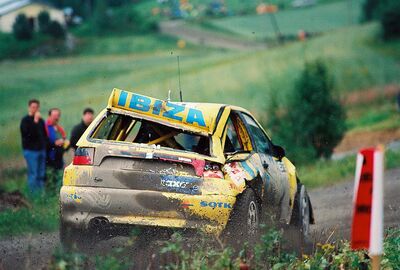 Toni Gardemeister - Paavo Lukander
48º Neste Rally Finland 1998. Seat Ibiza Kit Car Evo2. Clasificado 14º.

Del 21 al 23 de Agosto, Jyväskylä.
Superficie: tierra.

El Rally tenia un total de 1271.10 km de los que 384.10 km divididos en 24 tramos eran especiales.

Se inscribieron 116 equipos, tomaron la salida 116, finalizaron 62.@
Palabras clave: Seat;Ibiza;Kit_Car;Finkandia;1998