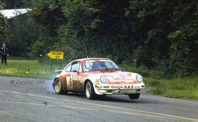 Robert Droogmans - Ronny Joosten
13º Lotto Haspengouwrally 1984. Porsche 911 SC RS (CCD 621). Clasificado 1º.

Del 1 al 3 de Junio, Landen, Belgica.
Superficie: asfalto - tierra.

La prueba constaba de 394.49 km divididos en 3 etapas y 34 tramos especiales.

Tomaron la salida 90 eqquipos, finalizaron 41.

© Herman Sels
@
Palabras clave: Haspengouwrally;Porsche;Grupo_B;1984