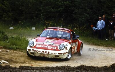 Robert Droogmans - Ronny Joosten
13º Lotto Haspengouwrally 1984. Porsche 911 SC RS (CCD 621). Clasificado 1º.

Del 1 al 3 de Junio, Landen, Belgica.
Superficie: asfalto - tierra.

La prueba constaba de 394.49 km divididos en 3 etapas y 34 tramos especiales.

Tomaron la salida 90 eqquipos, finalizaron 41.

© Herman Sels
@
Palabras clave: Haspengouwrally;Porsche;Grupo_B;1984