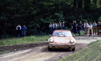 Robert Droogmans - Ronny Joosten
13º Lotto Haspengouwrally 1984. Porsche 911 SC RS (CCD 621). Clasificado 1º.

Del 1 al 3 de Junio, Landen, Belgica.
Superficie: asfalto - tierra.

La prueba constaba de 394.49 km divididos en 3 etapas y 34 tramos especiales.

Tomaron la salida 90 eqquipos, finalizaron 41.

© Stephane Prévot
@
Palabras clave: Haspengouwrally;Porsche;Grupo_B;1984
