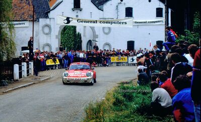 Robert Droogmans - Ronny Joosten
13º Lotto Haspengouwrally 1984. Porsche 911 SC RS (CCD 621). Clasificado 1º.

Del 1 al 3 de Junio, Landen, Belgica.
Superficie: asfalto - tierra.

La prueba constaba de 394.49 km divididos en 3 etapas y 34 tramos especiales.

Tomaron la salida 90 eqquipos, finalizaron 41.

© Stephane Prévot
@
Palabras clave: Haspengouwrally;Porsche;Grupo_B;1984