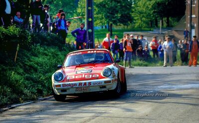 Robert Droogmans - Ronny Joosten
13º Lotto Haspengouwrally 1984. Porsche 911 SC RS (CCD 621). Clasificado 1º.

Del 1 al 3 de Junio, Landen, Belgica.
Superficie: asfalto - tierra.

La prueba constaba de 394.49 km divididos en 3 etapas y 34 tramos especiales.

Tomaron la salida 90 eqquipos, finalizaron 41.

© Stephane Prévot
@
Palabras clave: Haspengouwrally;Porsche;Grupo_B;1984