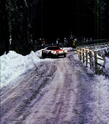 Fulvio Bacchelli - Bruno Scabini
47º Rallye Automobile de Monte-Carlo 1979. Lancia Stratos HF (TO N98792). Clasificado 88º.

Del 20 al 26 de Enero, Monte-Carlo.
Superficie: asfalto - nieve - hielo.

El Rally tenia un total de 2554.00 km de los que 619.00 km divididos en 30 tramos eran especiales (1 de ellos fue cancelado SS13 St Barthelemy de 19 Km).

Se inscribieron 255 equipos, tomaron la salida 233, finalizaron 84.@
Palabras clave: ;Lancia;Stratos;Montecarlo;1979;nieve