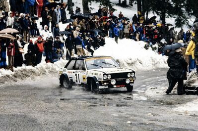 Salvador Servià i Costa  - Alex Brustenga
47º Rallye Automobile de Monte-Carlo 1979. Fiat 131 Abarth (TO N92974). Abandonó por la dirección del coche.

Del 20 al 26 de Enero, Monte-Carlo.
Superficie: asfalto - nieve - hielo.

El Rally tenia un total de 2554.00 km de los que 619.00 km divididos en 30 tramos eran especiales (1 de ellos fue cancelado SS13 St Barthelemy de 19 Km).

Se inscribieron 255 equipos, tomaron la salida 233, finalizaron 84.@
Palabras clave: Salvador_Servia;Fiat;Abarth;Montecarlo;1979