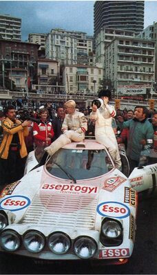 Christine Dacremont - Colette Galli
45º Rallye Automobile de Monte-Carlo 1977. Lancia Stratos HF (TO N92768). Clasificada 6ª y 1ª en Copa de Damas.

Del 22 al 28 de Enero, Monte-Carlo .
Superficie: asfalto - nieve.

El Rally tenia un total de 4800 km de los que 540.50 km divididos en 27 tramos eran especiales (una de ellas fue cancelada SS2 Col de Fontbelle de 35.00 Km).

Se inscribieron 217 equipos, tomaron la salida 198, finalizaron 118 en lista, llegaron 47 en meta.@
Palabras clave: Christine_Dacremont;Lancia;Stratos;Montecarlo;1977;nieve;Mujeres;Womens