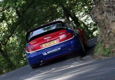 Sébastien Loeb - Daniel Elena
45º Rallye Sanremo - Rallye d'Italia 2003. Citroën Xsara WRC (32 CSP 92). Clasificado 1º.

Del 3 al 5 de Octubre, Sanremo.
Superficie: asfalto.

El Rally tenia un total de 1375.86 km de los que 387.36 km divididos en 3 etapas y 14 tramos eran especiales.

Tomaron la salida 54 equipos, finalizaron 36.

© Martin Vidourek
@
Palabras clave: Sebastien_Loeb;Citroen;Xsara;WRC;Sanremo;2003