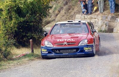 Sébastien Loeb - Daniel Elena
45º Rallye Sanremo - Rallye d'Italia 2003. Citroën Xsara WRC (32 CSP 92). Clasificado 1º.

Del 3 al 5 de Octubre, Sanremo.
Superficie: asfalto.

El Rally tenia un total de 1375.86 km de los que 387.36 km divididos en 3 etapas y 14 tramos eran especiales.

Tomaron la salida 54 equipos, finalizaron 36.

© Piotr Malczewski
@
Palabras clave: Sebastien_Loeb;Citroen;Xsara;WRC;Sanremo;2003
