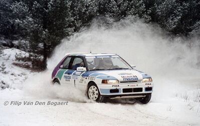 Ingvar Carlsson - Per Carlsson
40º Internacional Suecia Rally 1991. Mazda 323 GTX (JYS 156). Clasificado 4º.

Del 16 al 18 de Febrero, Karlstad, Suecia.
Superficie: nieve - nieve.

El Rally tenia un total de 1475.10 km de los que 519.90 km divididos en 29 tramos eran especiales.

Se inscribieron 108 equipos, tomaron la salida 108, finalizaron 74.

© Filip Van Den Bogaert
@
Palabras clave: ;Mazda;GTX;Suecia;1991;Nieve