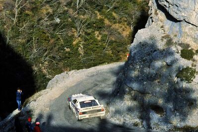 Jean Claude Andruet - Michèle Espinos-Petit (Biche)
51º Rallye Automobile de Monte-Carlo 1983. Lancia Rally 037 (TO Y63868). Clasificado 8º.
Martini Racing

Del 22 al 28 de Enero, Monte-Carlo.
Superficie: asfalto - nieve.

RMC clasificó a todos los equipos que terminaron el "Parcours Commun" (después de SS21).
De los 150 equipos, solo los 100 mejores pudieron competir en el último tramo "Parcours Final".
Los equipos que no completaron todas las etapas recibieron tiempos de penalización, incluso para aquellos que no terminaron el último tramo.
86 equipos completaron todo el rally, dos fueron descalificados.

El Rally tenia un total de 4197 km de los que 709 km divididos en 31 tramos eran especiales, (2 de ellas fue canceladas SS6 Pont des Miolans de 22 Km y SS15 St Jeans en Royans de 38 Km).

Se inscribieron 263 equipos, tomaron la salida 250, finalizaron 149.
@
Palabras clave: Lancia;Montecarlo;Grupo_B;nieve;1983