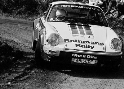 Henri Toivonen - Ian Grindrod
45º Rothmans Circuit of Ireland 1984. Porsche 911 SC RS (A815 CCF). Abandonó por la caja de cambios en SS44 Roscat Hill de 16.45 km.

Del 19 al 24 de Abril, Belfast, Ulster, Irlanda.
Superficie: asfalto.

El Rally constaba de 5 etapas con un total de 977.38 km cronometrados divididos en 55 tramos especiales (1 de ellos fue cancelado SS14 Malahide de 8.92 km).

Tomaron la salida 78 equipos, finalizaron 36.@
Palabras clave: Henri_Toivonen;Porsche;Grupo_B;Ireland;Irlanda;1986