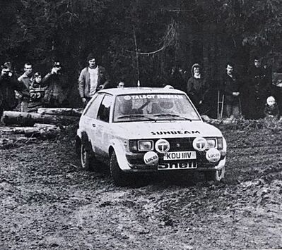 Guy Frequelin - Jean Todt
29º Lombard Rac Rally 1980. Talbot Lotus Sunbeam (KDU 111V). Clasificado 3º.

Del 16 al 19 de Noviembre, Bath, Inglaterra.
Superficie: asfalto - tierra.

El Rally tenia un total de 2896 km de los que 708.09 km divididos en 70 tramos eran especiales, (3 de ellas fueron canceladas SS10 Kilburn de 3.06 Km, SS18 Guisborough de 7.24 Km y SS19 Ingleby de 4.02 Km).

Se inscribieron 150 equipos. tomaron la salida 142, finalizaron 48.@
Palabras clave: ;Jean_Todt;Talbot;Sunbeam;Lotus;Gran_Bretaña;1980;RAC_Rally