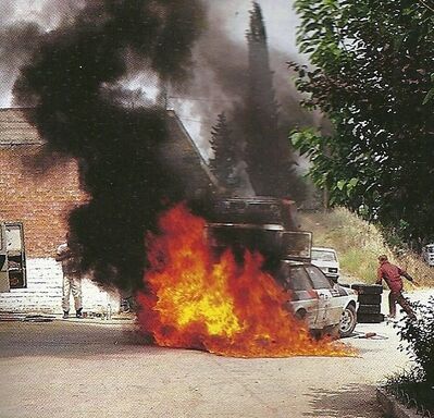 Hannu Mikkola - Arne Hertz
28º Rally Acrópolis 1981. Audi Quattro (IN-NU 81).

Excluido por un sistema que se basaba en que los faros dobles que llevaban los Audi, en uno de ellos, sacaron el vidrio y colocaron una rejilla, así contra mas velocidad, mas aire entraba y mas aspiraba el turbo.

Se retiraron alegando un problema técnico en sus coches, para no ser así­ descalificados del Mundial.
De ésta rodaron cabezas como la de Walter Tresser que fue sustituido por el gran Roland Gumpert.

Del 1 al 4 de Junio, Atenas - Piraeus, Grecia.
Superficie: tierra.

El Rally tenía un total de 2,504.60 km de los que 995.59 km divididos en 57 tramos eran especiales, (2 de ellos fueron cancelados, SS4 Neos Prodromos de 33.02 km y SS35 Mandra de 7.91 km).

Se inscribieron 133 equipos, tomaron la salida 133, finalizaron 22.
@
Palabras clave: ;Audi;Quattro;Grupo_B;Grecia;Acropolis;1981