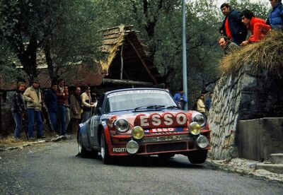 Guy Fréquelin - Jean-François Fauchille
50º Rallye Automobile de Monte-Carlo 1982. Porsche 911 SC (2501 SF 34). Clasificado 4º.

Del 16 al 22 de Enero, Monte Carlo.
Superficie: asfalto - nieve.

El Rally tenia un total de 4082.71 km de los que 747.81 km divididos en 32 tramos eran especiales, (2 de ellas fueron canceladas SS7 Trigance - Chateauvieux 1 de 28,53 Km y SS15 St Jean en Royans - La Chapelle en Vercors de 38,67 Km).

Se inscribieron 306 equipos, tomaron la salida 299, finalizaron 140.@
Palabras clave: ;Porsche;SC;Montecarlo;1982