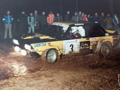 Michèle Mouton - Annie Arrii
23º Boucles de Spa 1980. Fiat 131 Abarth (DJL-915). Clasificada 4ª.

Del 1 al 3 de Febrero, Spa, Lieja, Bélgica.
Superficie: asfalto - tierra.

El Rally constaba de dos etapas y 54 tramos especiales, (8 de ellos fueron cancelados, SS20 Barisart, SS48 Clémentine, SS49 Rahier, SS50 Basse-Bodeux, SS51 Wanne, SS52 Francorchamps, SS53 Ster, SS54 Barisart).

Tomaroon la salida 145 equipos, finalizaron 46.@
Palabras clave: Michele_Mouton;Fiat;Abarth;Boucles_Spa;1980;Womens;Mujeres