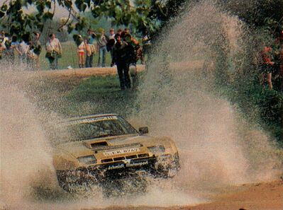 Walter Röhrl - Christian Geistdörfer
9º Int. ADAC-Metz Rallye 1981. Porsche 924 Carrera GTS (S EK 8747). Clasificado 2º.

Del 15 al 17 de Mayo, Stein, Baviera, Nuremberg, Alemania.
Superficie: asfalto.

El Rally tenia un total de 650.00 km de los que los 280.00 km de la 1ª etapa estaban divididos en 10 tramos especiales.
Desconocemos los km especiales de la 2ª etapa en la que habían 11 tramos mas, lo que sumados a los 10 de la 1ª etapa hacían un total de 21 tramos especiales.

Tomaron la salida 152 equipos, finalizaron 76.@
Palabras clave: Walter_Röhrl;Porsche;Carrera;Metz;ADAC;1981