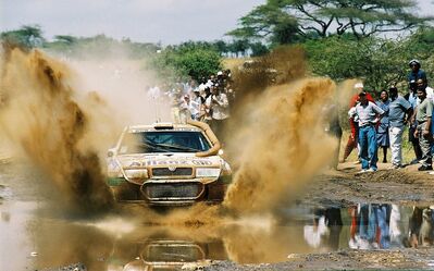 Bruno Thiry - Stéphane Prévot
49º Safari Rally Kenya 2001. Skoda Octavia WRC Evo2. Abandonó por accidente en TC13 Maili Tisa 2 de 71.83 km.

Del 19 al 22 de Julio.
Superficie: tierra.

El Rally se dividia en 3 etapas y un total de 2908.51 km de los que 1129.76 km divididos en 13 tramos eran especiales (uno de ellos fue cancelado TC11 Kajiado 2
de 49.95 km).

Se inscribieron 43 equipos, tomaron la salida 41, finalizaron 15.@
Palabras clave: Bruno_Thiry;Skoda;Octavia;WRC;Safari;Kenya;2001