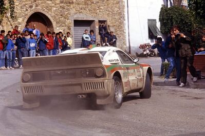 Carlo Capone - Luigi Pirollo
17º Coppa Liburna 1983. Lancia Rally 037. Abandonó por motor.

Del 16 al 17 Septiembre, Livorno, Italia.
Superficie: asfalto - tierra.

La prueba constaba de 211.33 km cronometrados divididos en 18 tramos especiales.

Tomaron la salida 43 equipos, finalizaron 31.@
Palabras clave: Carlo_Capone;Lancia;Rally;Grupo_B;Liburna;1983