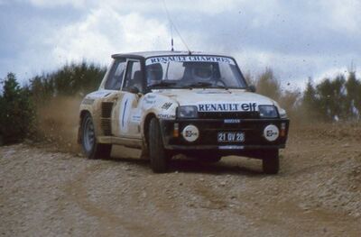 Jean Ragnotti - Pierre Thimonier
5º Rallye Terre de Provence 1984. Renault 5 Turbo "Tour de Corse" (21 QV 28). Clasificado 2º.

Del 18 al 19 de Mayo, Digne, Francia.
Superficie: tierra.

Desconocemos de cuantos kilómetros tanto totales como especiales tenia la prueba.

Tomaron la salida 102 equipos, finalizaron 62.@
Palabras clave: ;Renault;Grupo_B;Provence;Francia;1984