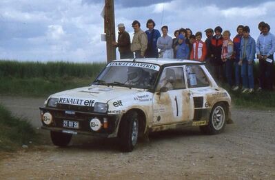 Jean Ragnotti - Pierre Thimonier
5º Rallye Terre de Provence 1984. Renault 5 Turbo "Tour de Corse" (21 QV 28). Clasificado 2º.

Del 18 al 19 de Mayo, Digne, Francia.
Superficie: tierra.

Desconocemos de cuantos kilómetros tanto totales como especiales tenia la prueba.

Tomaron la salida 102 equipos, finalizaron 62.@
Palabras clave: ;Renault;Grupo_B;Provence;Francia;1984