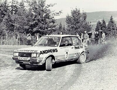 Russell Brookes - Bryan Harris
20º Castrol National Rally 1980. Talbot Sunbeam Lotus (EVC 666T). Abandonó por pérdida de una rueda en SS7 Hafren 2.

Del 10 al 11 de Octubre, Aberystwyth, Gales.
Superficie: tierra.

El Rally tenia 9 tramos cronometrados.
Desconocemos de cuantos kilómetros constaba la prueba tanto totales como especiales.

Tomaron la salida 118 equipos, finalizaron 75.@
Palabras clave: ;Castrol_Rally;Gales;Talbot;Sunbeam;Lotus;1980