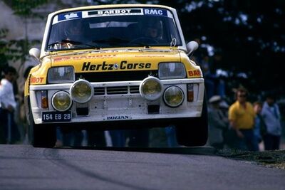 Camille Bartoli - Bernard Falempin
29º Tour de Corse - Rallye de France 1985. Renault 5 Turbo (154 EB 2B). Clasificado 8º.

Del 2 al 4 de Mayo, Ajaccio, Córcega, Francia.
Superficie: asfalto.

El Rally tenia un total de 1603.00 km de los que 1122.25 km divididos en 30 tramos eran especiales, (1 de ellos fue cancelado, SS5 Sartene - Zonza de 44.23 km, por el fatal accidente de Attilio Bettega en el tramo anterior, SS4 Zerubia - Santa Giulia de 30.60 km).

Tomaron la salida 139 equipos, finalizaron 45.@
Palabras clave: Renault;Turbo;Grupo_B;1985;Corcega;Corse