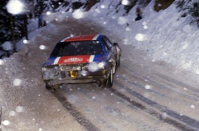 Terry Kaby - Kevin Gormley
52º Rallye Automobile de Monte-Carlo 1984. Nissan 240RS (PVV 646Y). Clasificado 17º.
Team Nissan Europe

De 21 al 27 de Enero, Monte Carlo.
Superficie: asfalto - nieve.

El Rally tenia un total de 3328.90 km de los que 753.20 km divididos en 30 tramos eran especiales, (4 de ellas fueron canceladas SS3 St Jean en Royans de 39 Km, SS11 Les Savoyons - Sigoyer de 32 Km, SS12 Pont sur Barrage du Sautet de 18,40 Km, SS13 Chateau d Ancelle - La Batie Neuve de 11,20 Km).

Se inscribieron 222 equipos, tomaron la salida 209, finalizaron 120.@
Palabras clave: Nissan;Grupo_B;Montecarlo;1984