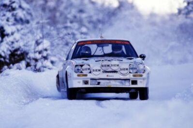 Salvador Servià i Costa - Jordi Sabater
52º Rallye Automobile de Monte-Carlo 1984. Opel Manta 400 (TO W90798). Clasificado 79º después de tener un accidente.

Del 21 al 27 de Enero, Monte-Carlo.
Superficie: asfalto - nieve.

El Rally tenia un total de 3328.90 km de los que 753.20 km divididos en 30 tramos eran especiales, (4 de ellas fueron canceladas SS3 St Jean en Royans de 39 Km, SS11 Les Savoyons - Sigoyer de 32 Km, SS12 Pont sur Barrage du Sautet de 18,40 Km, SS13 Chateau d'Ancelle - La Batie Neuve de 11,20 Km).

Se inscribieron 222 equipos, tomaron la salida 209, finalizaron 120.

© Girardo
@
Palabras clave: Salvador_Servia;Opel;Manta;Grupo_B;Montecarlo;1984;nieve