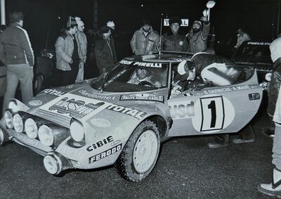 Bernard Darniche - Alain Mahé
48º Rallye Automobile de Monte-Carlo 1980. Lancia Stratos HF (TO R06880). Clasificado 2º.
Team Chardonnet

Del 19 al 25 de Enero, Monte-Carlo.
Superficie: asfalto - nieve.

El Rally tenia un total de 3063.30 km de los que 695.30 km divididos en 33 tramos eran especiales (4 de ellas fueron canceladas SS17 Pont du Fosse - Romette de 21 Km, SS20 Col du Corobin de 15 Km, SS32 Pont des Miolans - St Auban 2 de 24 Km y SS33 Roquesteron - Boyon 3 de 18 Km).

Se inscribieron 255 equipos, tomaron la salida 237, finalizaron 88.@
Palabras clave: Lancia;Stratos;Montecarlo;1980;parque_cerrado