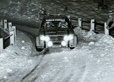 Jean-Claude Andruet - Michèle Petit (Biche)
48º Rallye Automobile de Monte-Carlo 1980. Fiat 131 Abarth (TO R19729). Abandonó por accidente quedando clasificado 95º.

Del 19 al 25 de Enero, Monte-Carlo.
Superficie: asfalto - nieve.

El Rally tenia un total de 3063.30 km de los que 695.30 km divididos en 33 tramos eran especiales, (4 de ellas fueron canceladas SS17 Pont du Fosse - Romette de 21.00 Km, SS20 Col du Corobin de 15.00 Km, SS32 Pont des Miolans - St Auban 2 de 24.00 Km y SS33 Roquesteron - Boyon 3 de 18.00 Km).

Se inscribieron 255 equipos, tomaron la salida 237, finalizaron 126.@
Palabras clave: ;Michèle_Espinosi-Petit;Montecarlo;1980;Fiat;Abarth;nieve