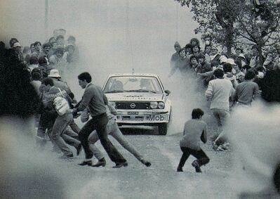 Luigi Battistoli (Lucky) - Fabio Penariol
23º Rallye Sanremo 1981. Opel Ascona 400 (NA-48787E). Clasificado 6º.

Del 5 al 10 de Octubre, Sanremo, Italia.
Superficie: asfalto - tierra.

El Rally tenia un total de 2847.00 km de los que 751.06 km divididos en 61 tramos eran especiales, (2 de ellas fueron canceladas SS51 Upega de 12.35 km y SS56 San Romolo de 34.95 km).

Tomaron la salida 63 equipos, finalizaron 27.@
Palabras clave: Opel;Ascona;Sanremo;1981