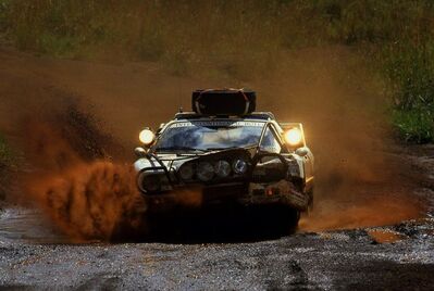 Greg Criticos - Marzio Kravos
34º Marlboro Safari Rally Kenya 1986. Lancia Rally 037 (KWD 497). Clasificado 9º.

Del 29 de Marzo al 2 de Abril, Nairobi, Kenya, África.
Superficie: tierra.

El Rally tenia un total de 4.190 km con 63 controles horarios.

Tomaron la salida 69 equipos, finalizaron 16.@
Palabras clave: Lancia;Rally;Grupo_B;Safari;1986