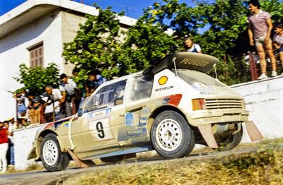 Bruno Saby - Jean-François Fauchille
33º Acropolis Rally 1986. Peugeot 205 Turbo 16 E2 (290 FPF 75). Clasificado 3º.

Del 2 al 4 de Junio, Atenas, Grecia.
Superficie: tierra.

El Rally tení­a un total de 1890.00 km de los que 572.13 km divididos en 46 tramos eran especiales (8 de ellas fueron cancelados SS8, SS9, SS10, SS14, SS16, SS21, SS36 y SS45)

Tomaron la salida 101 equipos, finalizaron 34.@
Palabras clave: ;Peugeot;Turbo;Grupo_B;Acropolis;Grecia;1986