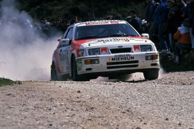 Carlos Sainz - Luís Moya
22º Rallye de Portugal - Vinho do Porto 1988. Ford Sierra RS Cosworth (V-7853-BX). Abandonó por motor en SS3 Figueiró dos Vinhos de 20.50 km.

Del 1 al 5 de Marzo, Estoril, Portugal.
Superficie: asfalto - tierra.

El Rally tenia un total de 2105.42 km de los que 588.70 km divididos en 37 tramos eran especiales.

Tomaron la salida 99 equipos, finalizaron 35.@
Palabras clave: ;Luis_Moya;Ford;Sierra;RS;Cosworth;Portugal;1988