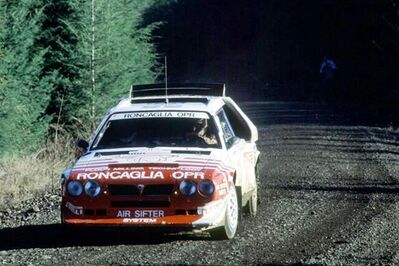 Paolo Alessandrini - Alessandro Alessandrini
21º Olympus Rally 1986. Lancia Delta S4 (TO 90680E). Clasificado 6º.

Última aparición Oficial de los coches Grupo B en una prueba válida para el Mundial de Rallys.

De 4 al 7 de Diciembre, Tacoma - Tumwater, Washington, Estados Unidos.
Superficie: tierra.

El Rally tenía un total de 540.65 km cronometrados divididos en 40 tramos especiales (uno de ellos fue cancelado SS6 Taylor Towne de 14.76 km).

Tomaron la salida 50 equipos, finalizaron 25.@
Palabras clave: Lancia;Delta;Olympus;USA;Grupo_B;1986