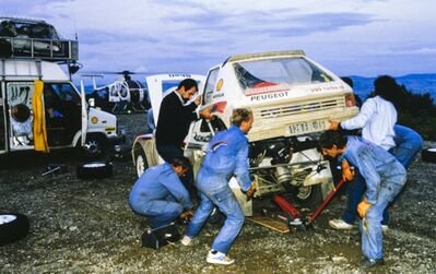 Asistencia del Equipo Peugeot Talbot Sport en el 26º Rally Sanremo 1984
En el Peugeot 205 Turbo 16 (128 FBL 75) de Ari Vatanen - Terry Harryman, clasificado 1º.

Del 30 de Septiembre al 5 de Octubre, Sanremo, Liguria, Imperia, Italia.
Superficie: asfalto -tierra.

El Rally tenia un total de 2546.29 km de los que 807.69 km divididos en 56 tramos eran especiales, (2 de ellas fueron canceladas SS7 Sante Luce de 12,30 km y SS26 Chiusdino 2 de 17,41 Km).

Se inscribieron 104 equipos, tomaron la salida 100, finalizaron 35.@
Palabras clave: Ari_Vatanen;Terry_Harryman;Peugeot;Grupo_B;Sanremo;1984;Asistencias