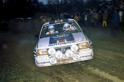 Henri Toivonen - Fred Gallagher
31º Lombard RAC Rally 1982. Opel Ascona 400 (GG-CK 217). Clasificado 3º.

Del 21 al 25 de Noviembre, York, Inglaterra.
Superficie: asfalto - tierra.

El Rally tenia un total de 2970.00 km de los que 711.73 km divididos en 69 tramos eran especiales, (una de ellas fue cancelada SS46 Yair de 8.53 Km).

Se inscribieron 161 equipos, tomaron la salida 146, finalizaron 63.@
Palabras clave: Henri_Toivonen;Opel;Ascona;Gran_Bretaña;1982;RAC_Rally;Inglaterra