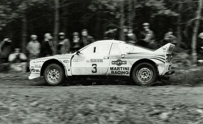 Markku Alén - Ilkka Kivimaki
31º Lombard RAC Rally 1982. Lancia Rally 037 (TO Y09062). Clasificado 4º.

Del 21 al 25 de Noviembre, York, Inglaterra.
Superficie: asfalto - tierra.

El Rally tenia un total de 2970.00 km de los que 711.73 km divididos en 69 tramos eran especiales, (una de ellas fue cancelada SS46 Yair de 8.53 Km).

Se inscribieron 161 equipos, tomaron la salida 146, finalizaron 63.@
Palabras clave: Markku_Alen;Lancia;Grupo_B;Gran_Bretaña;Inglaterra;1982;Lombard_RAC_Rally