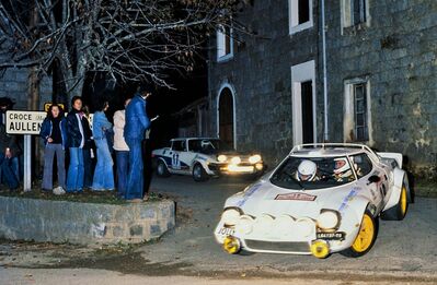 Antonio (Tony) Carello - Maurizio Perissinot
21º Tour de Corse 1977. Lancia Stratos HF (TO L64137). Clasificado 4º.

Del 5 al 6 de Noviembre, Ajaccio, Córcega; Francia.
Superficie: asfalto.

El Rally tenia un total de 1350 km de los que 645.80 km divididos en 13 tramos eran especiales.

1ª ETAPA
SS1 Tavera - Bastelica 17.10 km
SS2 Coti - Chiavari 14.80 km
SS3 Acqua d'Oria - Stiliccione 16.50 km
SS4 Muratello - Orone 21.60 kM
SS5 Quenza - Prunelli 131.30 km
SS6 Kamiesh - Zonza 38.50 km
SS7 Olivese - Bains de Guitera 10.10 km
Total etapal 249.90 km

2ª ETAPA
SS8 Palneca - Ghisoni 34.70 km
SS9 St Antoine - Pont St Laurent 97.60 km
SS10 Ponte Nuovo - Teddia 97.40 km
SS11 Talasani - La Porta 24.90 km
SS12 Casta - Pietra Moneta 17.00 km
SS13 Calvi - Vico 124.30 km

Total etapal 395.90 km
Total evento 645.80 km

Se inscribieron 134 equipos, tomaron la salida 120, finalizaron 32.
@
Palabras clave: Tony_Carello;Lancia;Stratos;Corcega;1977;Corse