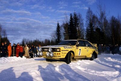 Lasse Lampi - Pentti Kuukkala
33º International Swedish Rally 1983. Audi Quattro A1 (LYV 5X). Clasificado 3º.

Del 11 al 13 de Febrero, Karlstad,
Superficie: nieve - hielo.

El Rally tenia un total de 1505.00 km de los que 476.10 km divididos en 25 tramos eran especiales (uno de ellas fue cancelada SS12 Radasjon de 6 Km).

Se inscribieron 137 equipos, tomaron la salida 137, finalizaron 67.@
Palabras clave: ;Audi;Grupo_B;Quattro;Suecia;nieve;1983