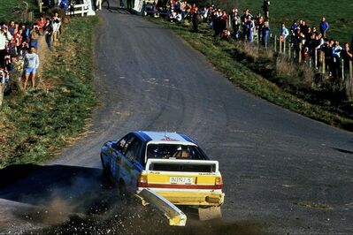 Stig Blomqvist - Björn Cederberg
14º Sanyo Rally of New Zealand 1984. Audi Quattro A2 (IN-NJ 5). Clasificado 1º.

Del 23 al 26 de Junio, Auckland, Nueva Zelanda.
Superficie: tierra.

El Rally tenia un total de 2626 km de los que 1044 km divididos en 45 tramos eran especiales.

Tomaron la salida 63 equipos, finalizaron 35.@
Palabras clave: Stig_Blomqvist;Audi;Quattro;Grupo_B;1984