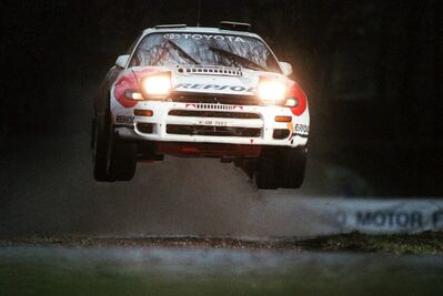 Markku Alén - Ilkka Kivimaki
48º Lombard RAC Rally 1992. Toyota Celica Turbo 4WD -ST185- (K-AM 7462) Clasificado 4º.

Del 22 al 25 de Noviembre, Chester, Cheshire, Inglaterra.
Superficie: tierra.

El Rally tenia un total de 2596.53 km de los que 565.41 km divididos en 34 tramos eran especiales (una de ellas fue cancelada SS24 Kershope de 33.03 Km).

Se inscribieron 162 equipos, tomaron la salida 157, finalizaron 101.@
Palabras clave: Markku_Alen;Toyota;Celica;ST185;Gran_Bretaña;1992;RAC_Rally