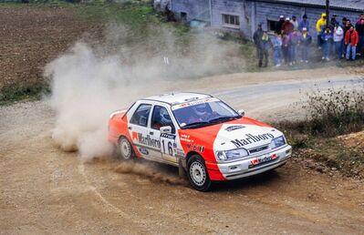 Mohammed Bin Sulayem - Ronan Morgan
28º Rallye de España - Catalunya - Costa Brava 1992. Ford Sierra RS Cosworth 4x4. Clasificado 9º.

Del 8 al 11 de Noviembre, Lloret de Mar, Girona, Catalunya, España.
Superficie: asfalto - tierra.

El Rally tenia un total de 1,505.08 Km de los que 519.65 Km divididos en 29 tramos eran especiales, (uno de ellos fue cancelado SS7).

Se inscribieron 79 equipos, tomaron la salida 74, finalizaron 31.@
Palabras clave: Ford;Sierra;Cosworth;Catalunya;España;Spain;1992