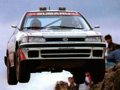 Markku Alén - Ilkka Kivimäki
25º Rallye de Portugal - Vinho do Porto 1991. Subaru Legacy RS (H641 JBW). Clasificado 5º.

Del 5 al 9 de Marzo, Portugal.
Superficie: asfalto - tierra.

El Rally tenia un total de 2041.26 Km de los que 564.20 Km divididos en 38 tramos eran especiales (2 de ellos fueron cancelados SS2 Gradil de 9 Km y SS28 Viseu de 29.90 Km).

Se inscribieron 106 equipos, tomaron la salida 95, finalizaron 28.@
Palabras clave: Markku_Alen;Subaru;Legacy;Portugal;1991;