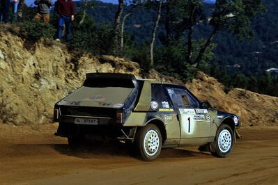 Fabrizio Tabaton - Luciano Tedeschini
34º Rally Costa Brava 1986. Lancia Delta S4 (A6 37567). Clasificado 1º.

Del 21 al 23 de Febrero, Lloret de Mar, Girona, Catalunya, España.
Superficie: asfalto - tierra.

El Rally tenia un total de 1293.91 Km de los que 557.07 Km divididos en 29 tramos eran especiales.

Se inscribieron 110 equipos, tomaron la salida 94, finalizaron 30.@
Palabras clave: ;Luciano_Tedeschini;Lancia;Delta;S4;Costa_Brava;1986;Grupo_B;España;Spain